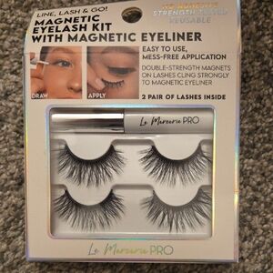 Magnetic Eyelash Kit with Black Eyeliner